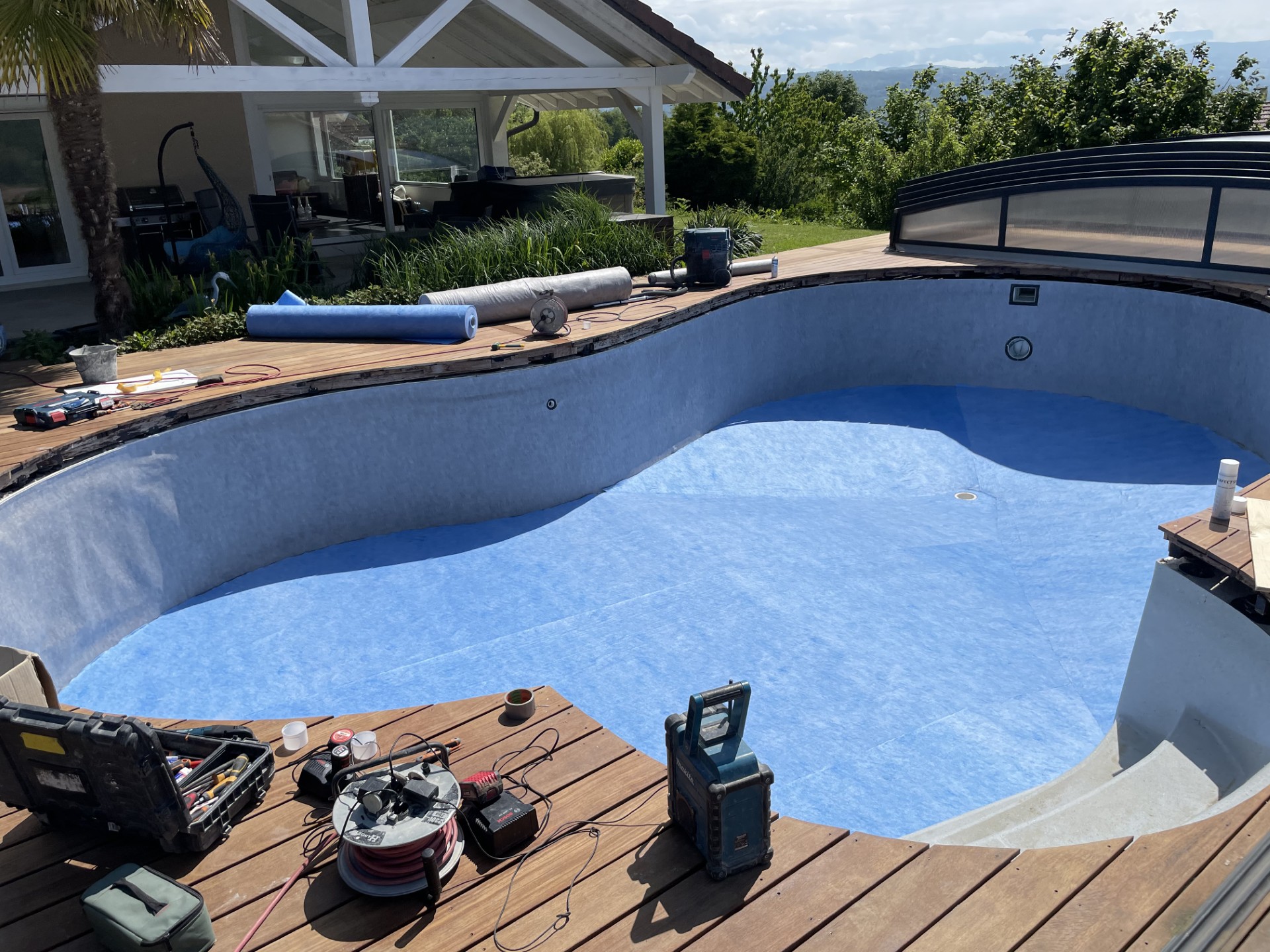 Pose de liner piscine forme libre